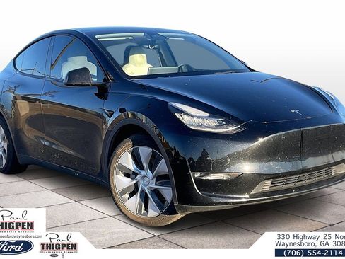 Used 2022 Tesla Model Y Long Range image 1