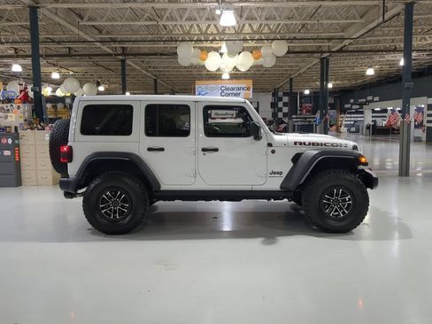 Used 2024 Jeep Wrangler Unlimited Rubicon w/ XTREMEE 35" Tire Package AWD/4WD image 7