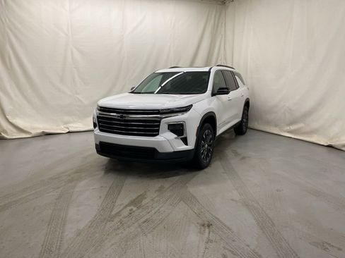 New 2026 Chevrolet Traverse LT w/ Sun and Wheel Package image 2