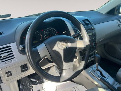 Used 2011 Toyota Corolla LE image 12