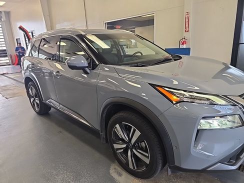 Used 2023 Nissan Rogue SL w/ SL Premium Package AWD/4WD image 1