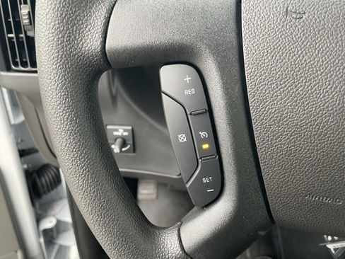 New 2025 Chevrolet Express 2500 Work Van w/ Driver Convenience Package image 20