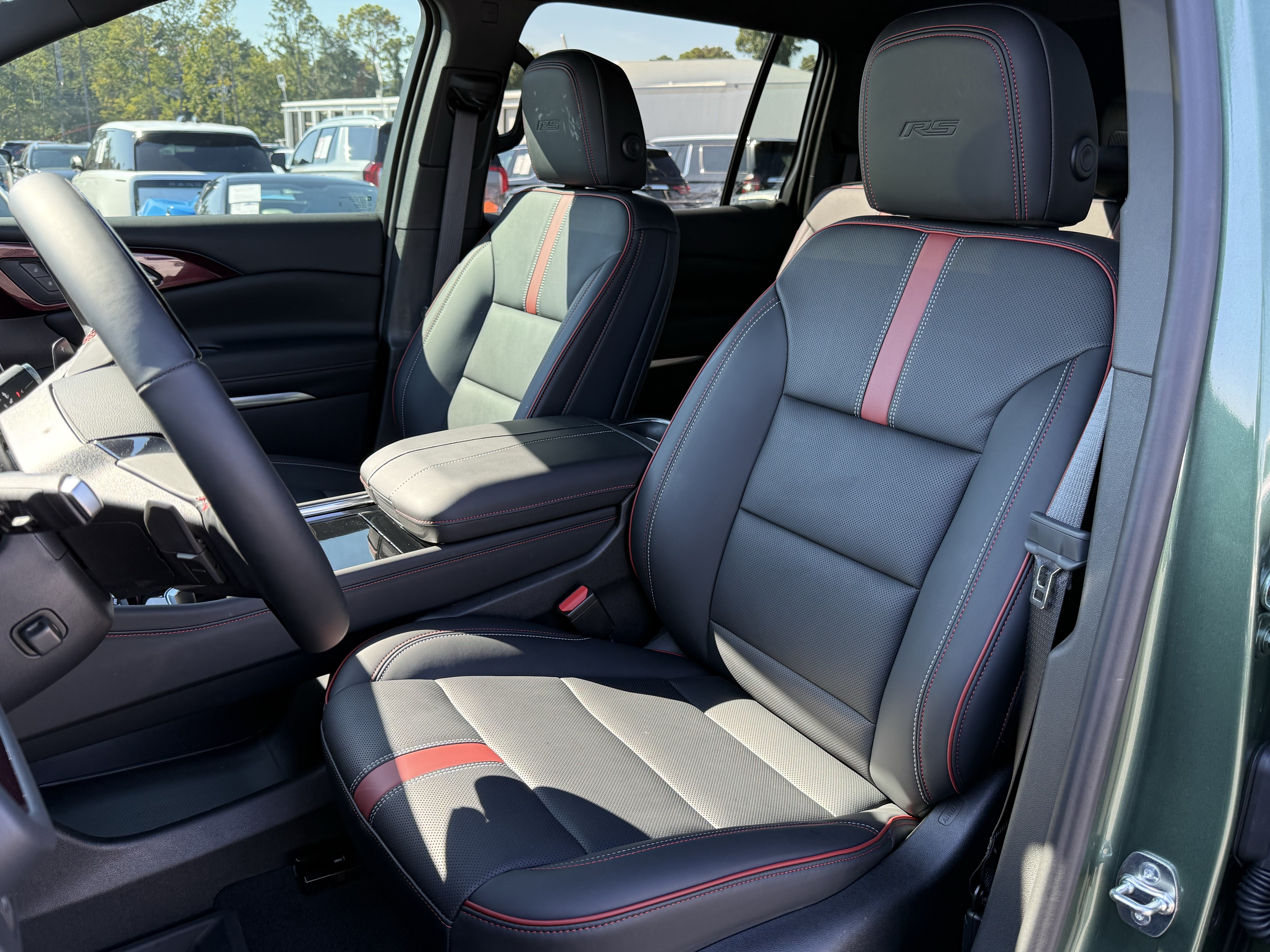 Used 2027 Chevrolet Traverse RS w/ LPO, Floor Liner Package FWD image 16