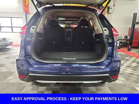 Used 2018 Nissan Rogue SV w/ Sun & Sound Touring Package image 7