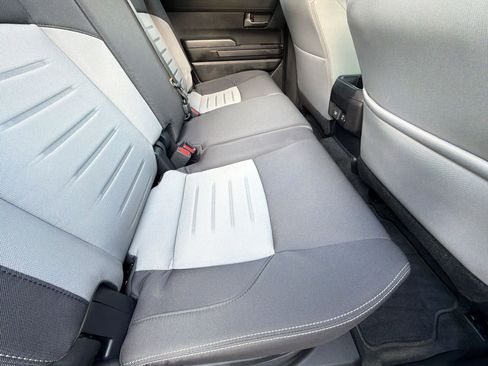 Used 2025 Toyota Tacoma TRD Off-Road image 31