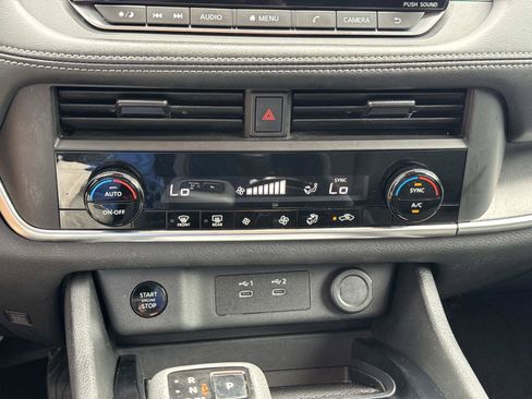 Used 2024 Nissan Rogue SV AWD/4WD image 32