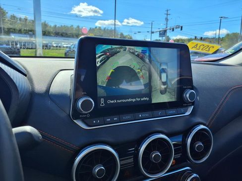 Used 2024 Nissan Sentra SR w/ SR Premium Package image 11