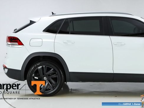 Used 2022 Volkswagen Atlas Cross Sport SE w/ Black Wheel Package AWD/4WD image 49