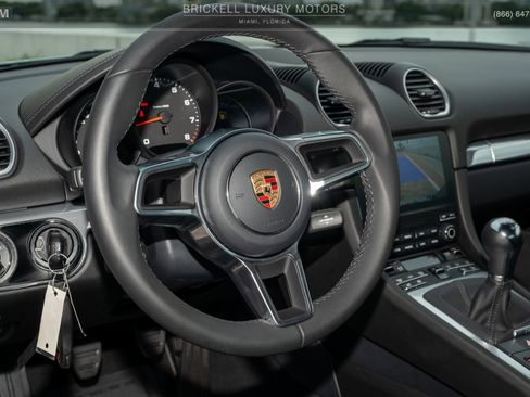 Used 2024 Porsche 718 Cayman image 9