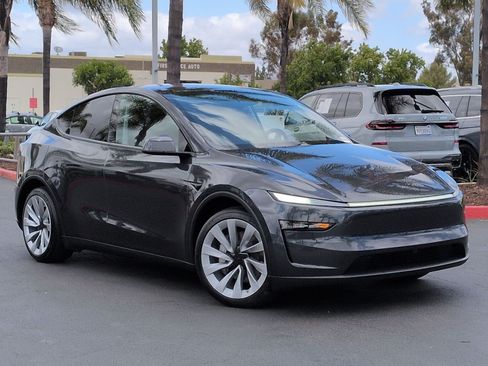 Used 2026 Tesla Model Y AWD image 2