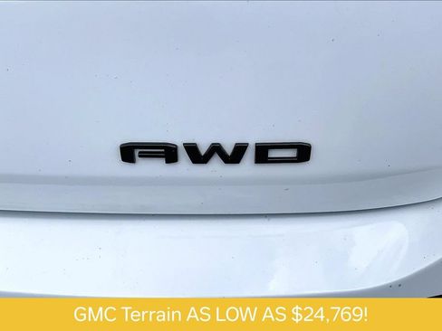 Used 2023 GMC Terrain SLE w/ Driver Convenience Package AWD/4WD image 8