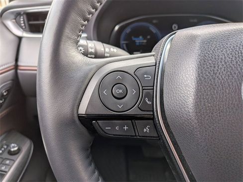 Used 2024 Toyota Venza Limited image 13