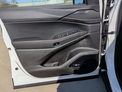 New 2026 Jeep Cherokee Overland image 10