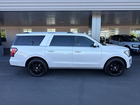 Used 2018 Ford Expedition Max Limited w/ Equipment Group 302A AWD/4WD image 8