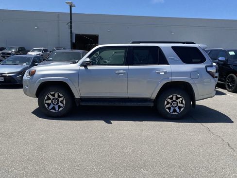 Used 2024 Toyota 4Runner TRD Off-Road Premium w/ Moonroof Package AWD/4WD image 2