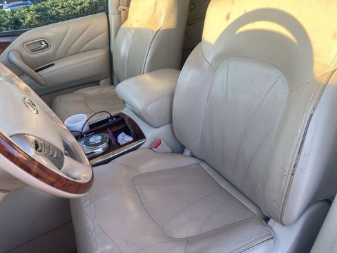 Used 2016 INFINITI QX80 2WD w/ Deluxe Technology Package image 4