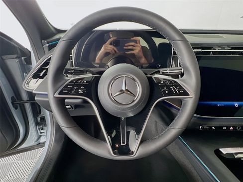 New 2026 Mercedes-Benz E 350 4MATIC Sedan image 11
