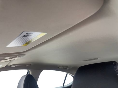 Used 2025 Genesis G70 2.5T image 72