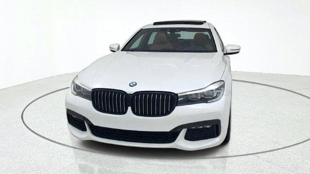 Used 2019 BMW 740i w/ M Sport Package RWD image 2