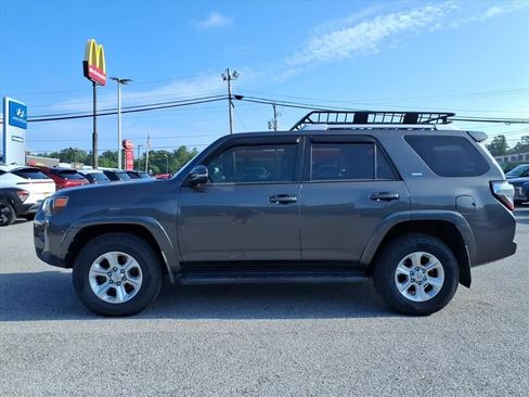 Used 2018 Toyota 4Runner SR5 Premium AWD/4WD image 4