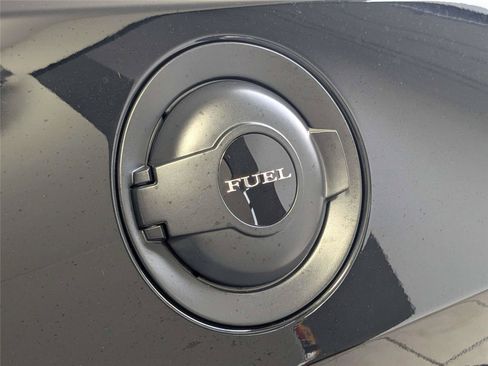 Used 2016 Dodge Challenger SRT Hellcat RWD image 11