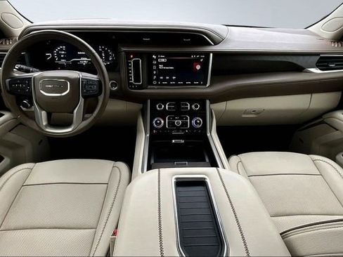 Used 2023 GMC Yukon Denali AWD/4WD image 7