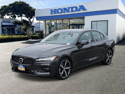 Used 2024 Volvo S60 B5 Core AWD/4WD image 1