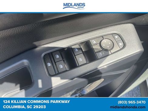 Used 2024 Nissan Pathfinder SV AWD/4WD image 17