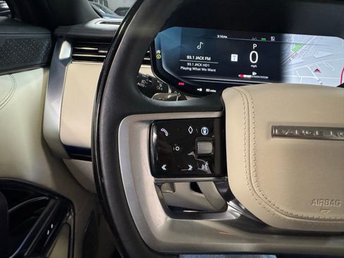 Used 2025 Land Rover Range Rover Long Wheelbase Autobiography image 32