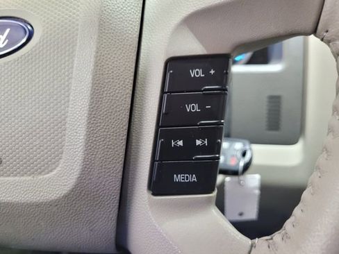 Used 2011 Ford Escape XLT image 29