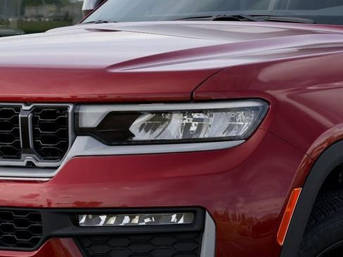 New 2026 Jeep Grand Cherokee Limited w/ Limited Altitude Package AWD/4WD image 10