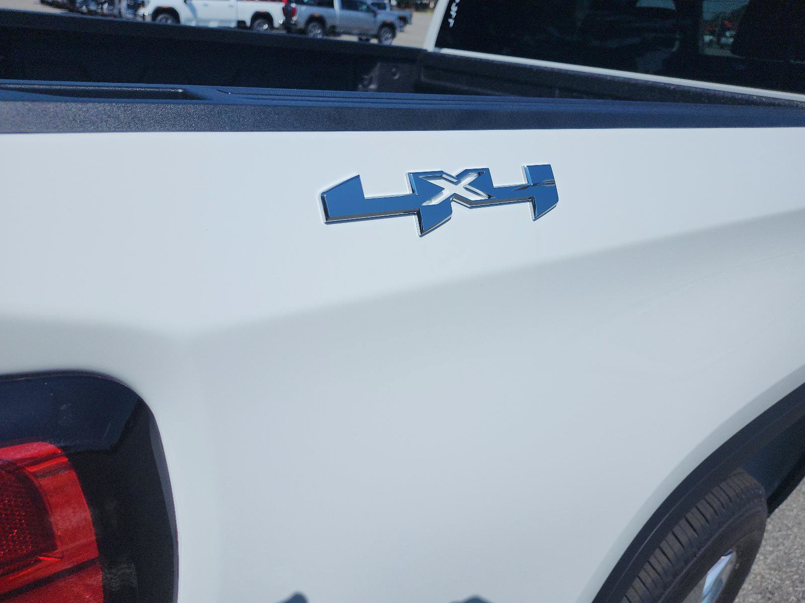 New 2026 GMC Sierra 1500 SLE AWD/4WD image 4