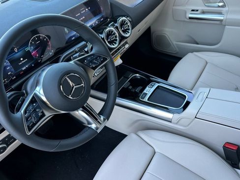 Certified 2025 Mercedes-Benz GLA 250 4MATIC image 4