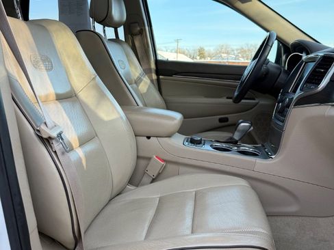 Used 2018 Jeep Grand Cherokee Overland image 23