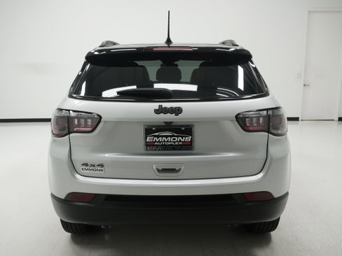 Used 2024 Jeep Compass Latitude w/ Sun and Sound Group image 5