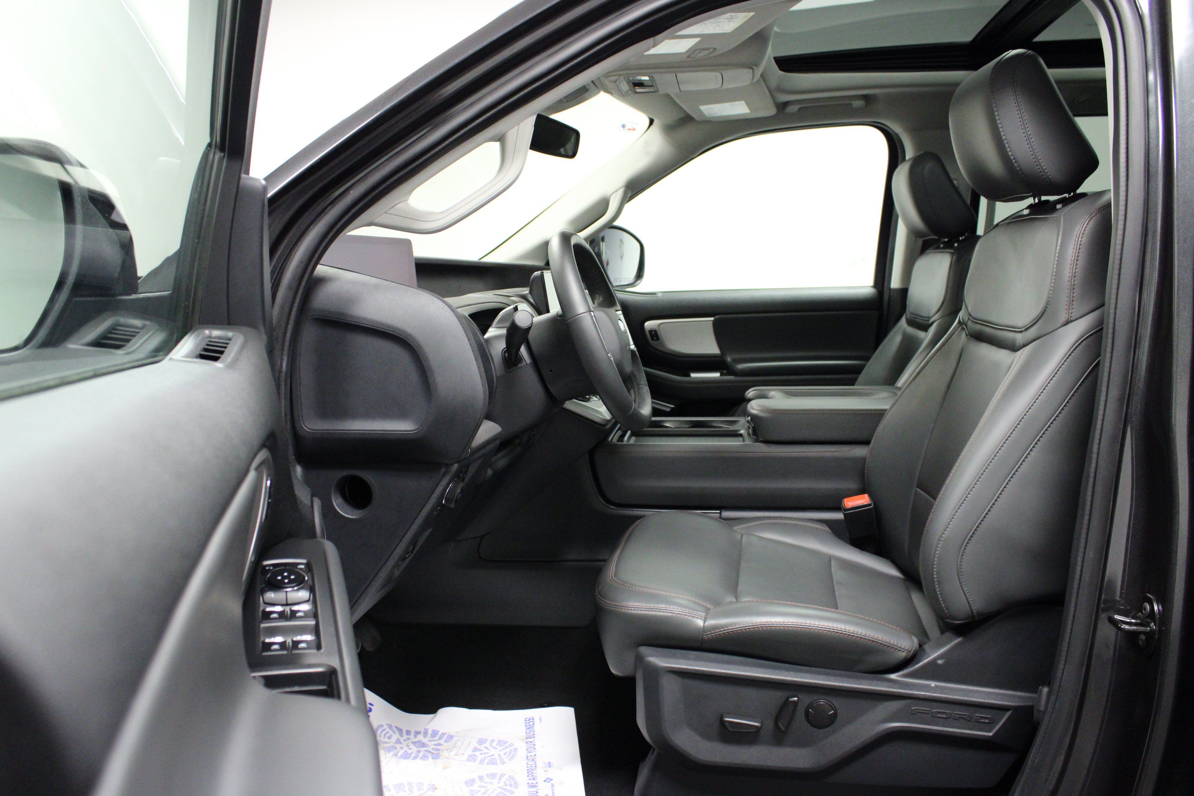 Used 2025 Ford Expedition Active AWD/4WD image 12