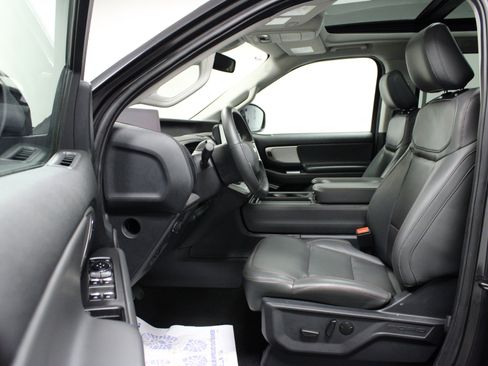 Used 2025 Ford Expedition Active AWD/4WD image 12