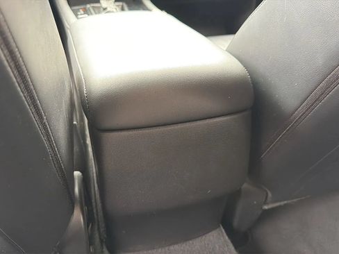 Used 2019 MAZDA MAZDA3 Hatchback w/ Premium Package FWD image 18