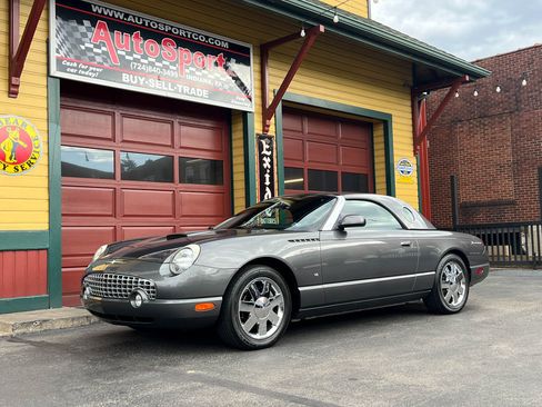 Used 2003 Ford Thunderbird Deluxe image 8