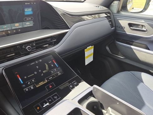 New 2026 INFINITI QX80 SPORT w/ Sport Exterior Package image 39