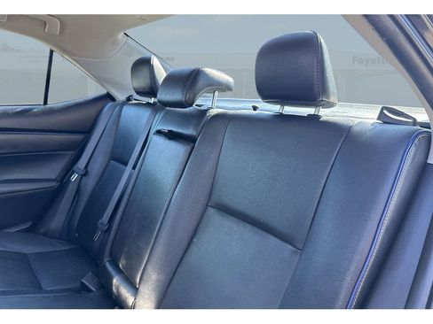 Used 2018 Toyota Corolla XSE image 15