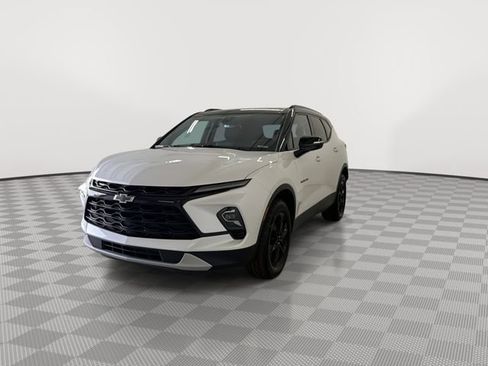 Certified 2024 Chevrolet Blazer LT w/ Midnight/Sport Edition FWD image 5