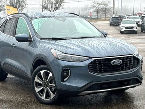 Certified 2023 Ford Escape Platinum image 2