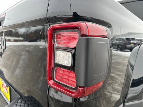 Used 2024 Jeep Gladiator Sport image 42