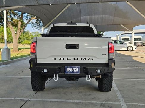 Used 2021 Toyota Tacoma TRD Off-Road w/ TRD Premium Off Road Package AWD/4WD image 6