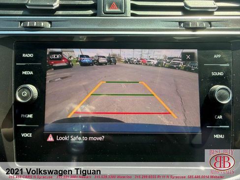 Used 2021 Volkswagen Tiguan SE FWD image 16