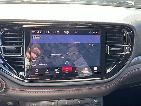 Used 2025 Dodge Durango GT image 33