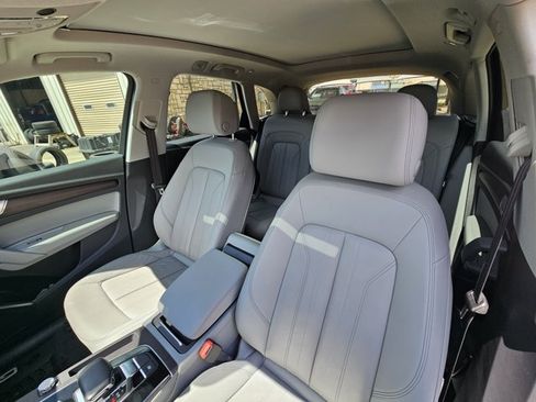 Certified 2022 Audi Q5 2.0T Premium w/ Convenience Package AWD/4WD image 14