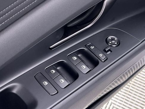 Used 2025 Hyundai Elantra Sport image 15