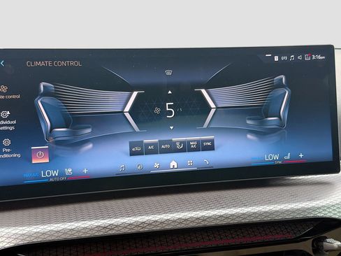 New 2025 BMW 330i 330i w/ Convenience Package image 36